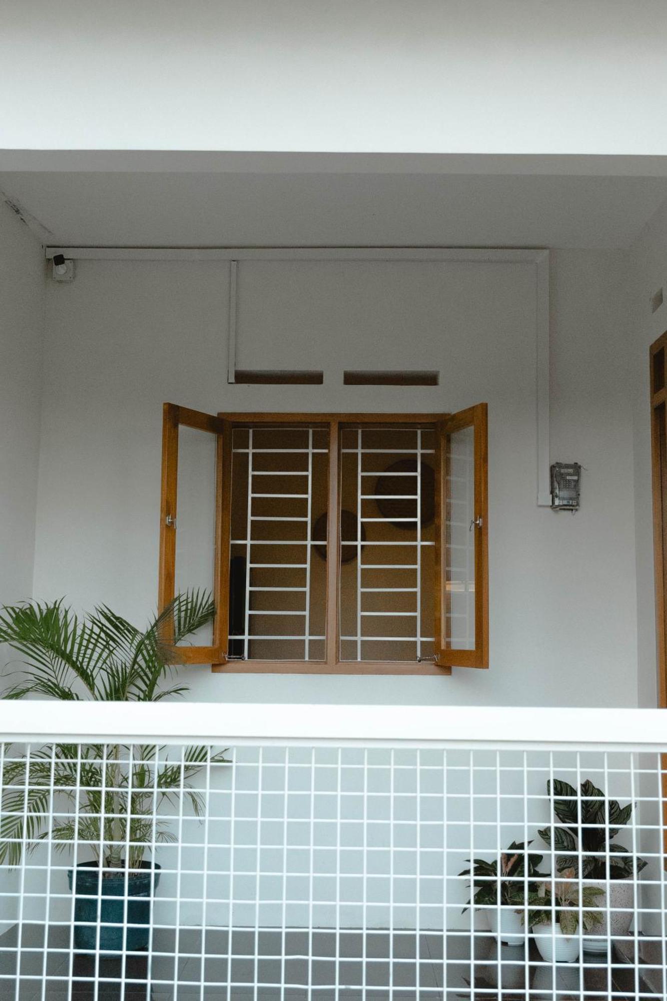 Ninap Hostel Banyuwangi  Exterior photo